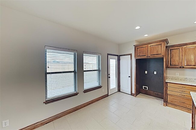 Building Photo - 3501 Shutter Ridge Dr