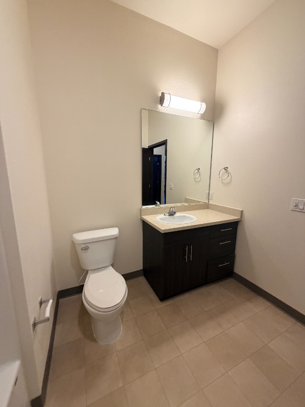 Building Photo - 580 8th Ave NE