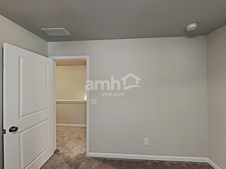 Building Photo - 222 N Fortune Way