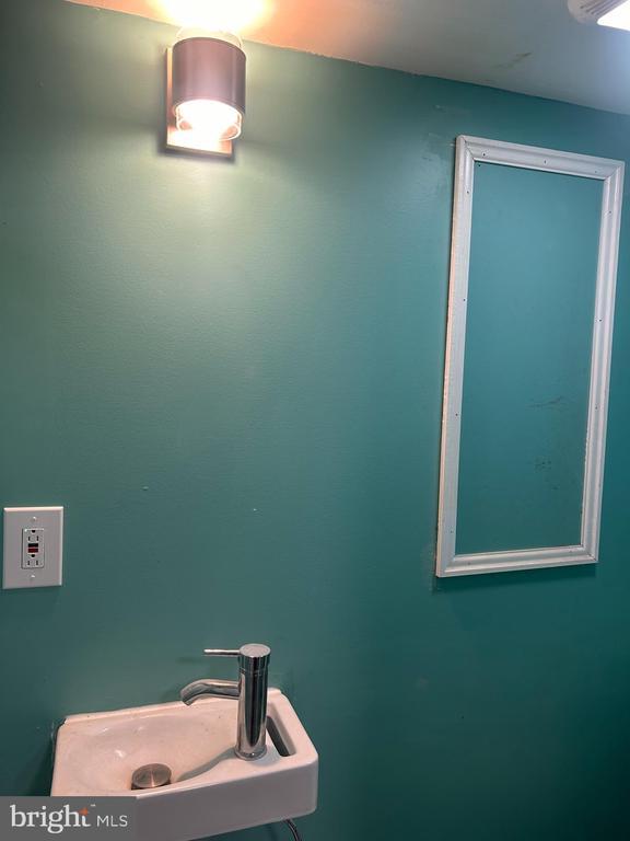 Building Photo - 1308 W Lippincott St