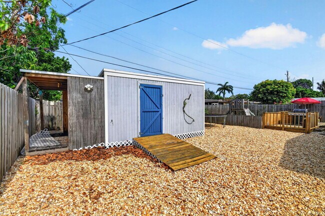 Building Photo - 318 Glen Arbor Terrace