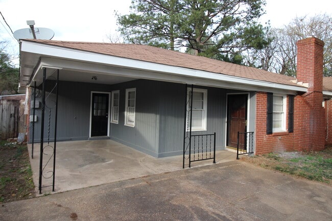 Building Photo - 3739 Honeysuckle Ct