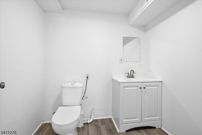 Building Photo - 81 Glen Ave