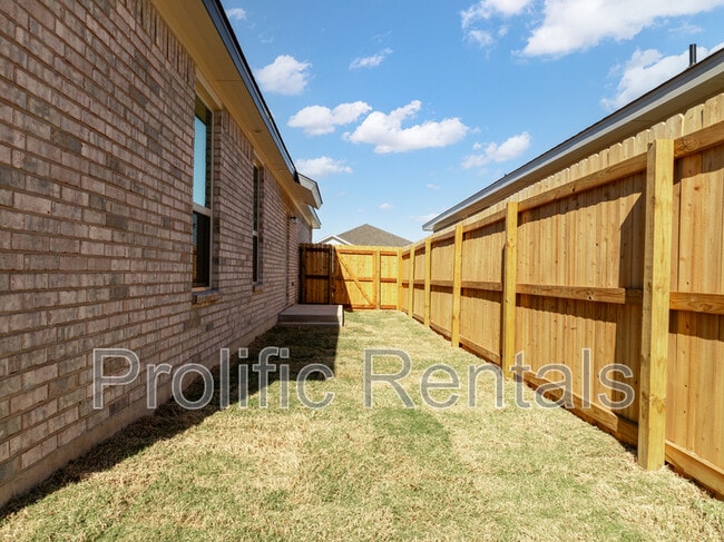 Building Photo - 5110 Rose Gdn Lp