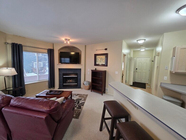 Building Photo - 3030 Lore Rd