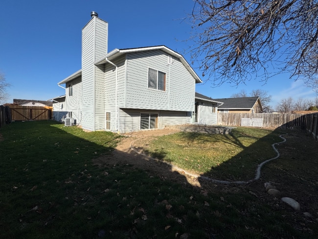 Building Photo - 1286 N Aster Pl