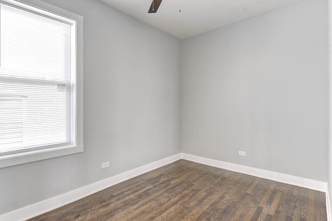Building Photo - 2935 N Lawndale Ave
