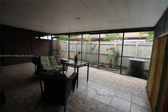 Building Photo - 10351 Juniper Ct