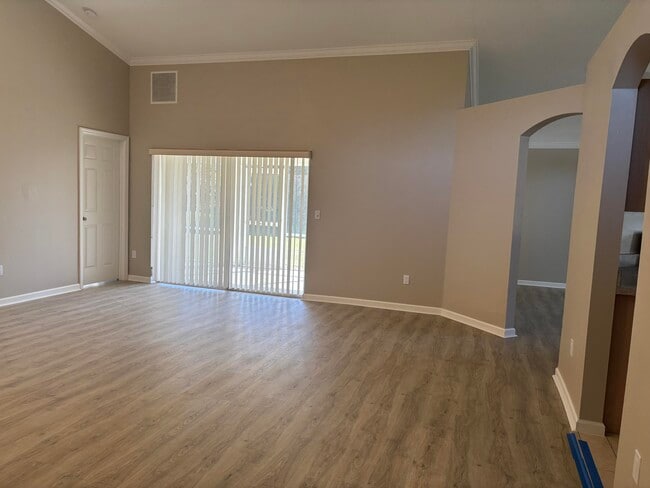 Building Photo - 4497 SW Gadshaw Rd