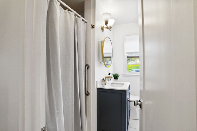 Building Photo - 132 Toll House Ln