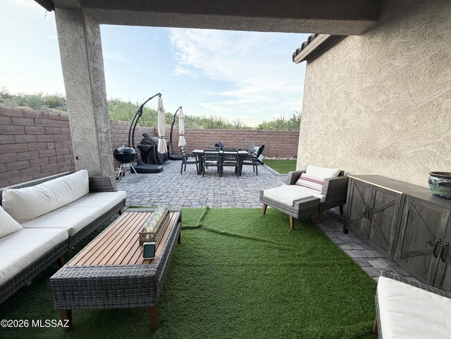 Building Photo - 719 E Danum Vly Dr