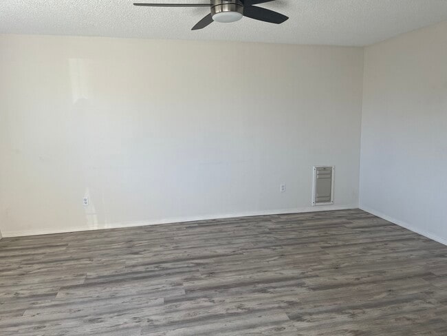 Building Photo - 24437 Tamarisk Ave