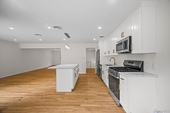 Building Photo - 26 Ravine Rd