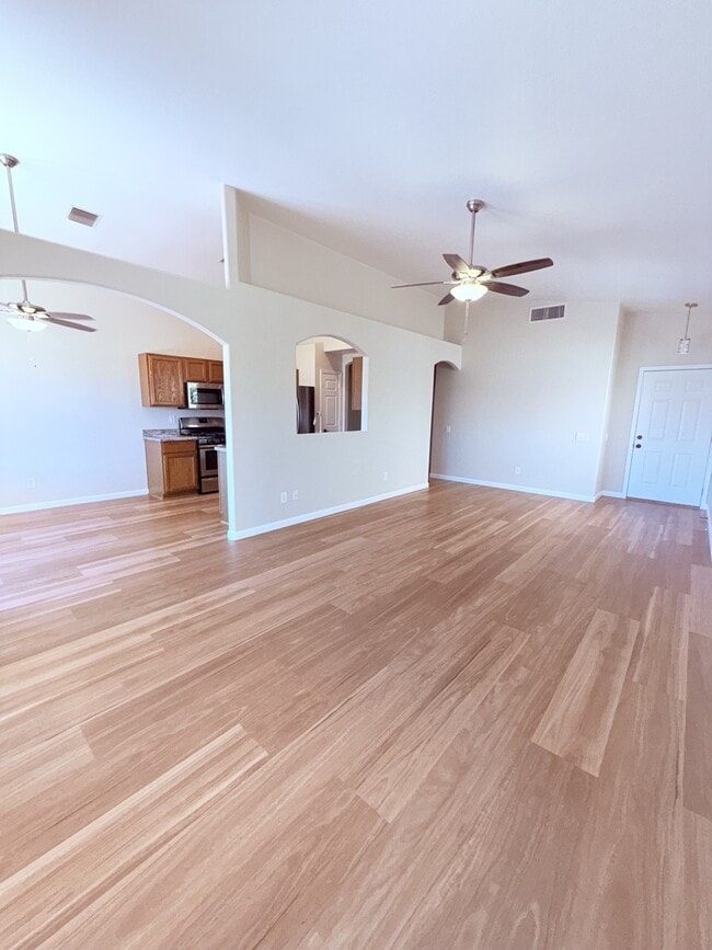 Building Photo - 9102 N Safflower Ln