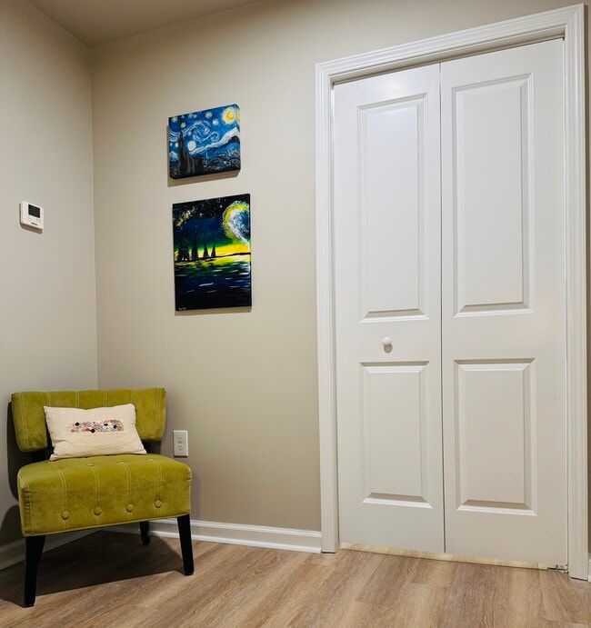 Building Photo - 2447 McAlpine Terrace