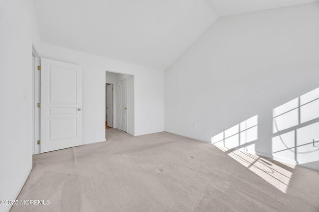 Building Photo - 82 Demarest Dr