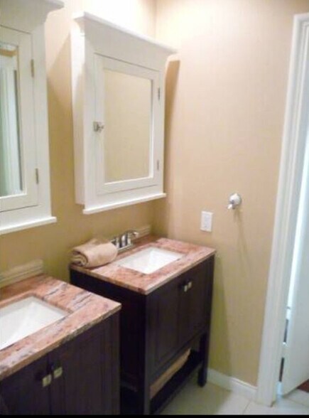 Building Photo - 5055 Ludgate Dr