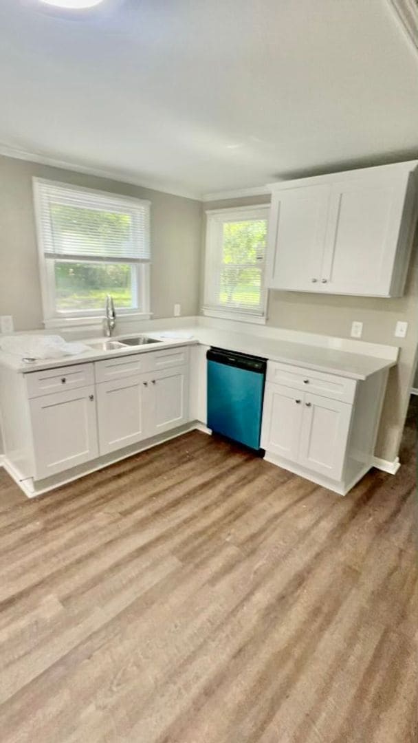 Building Photo - Don't miss out on this Adorable 2 bedroom ...