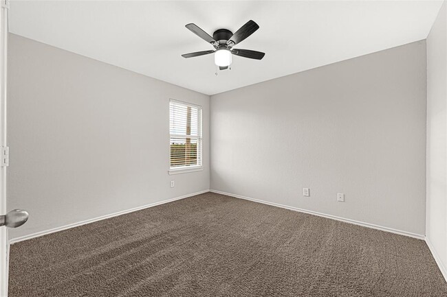 Building Photo - 8238 Bay Run Ave