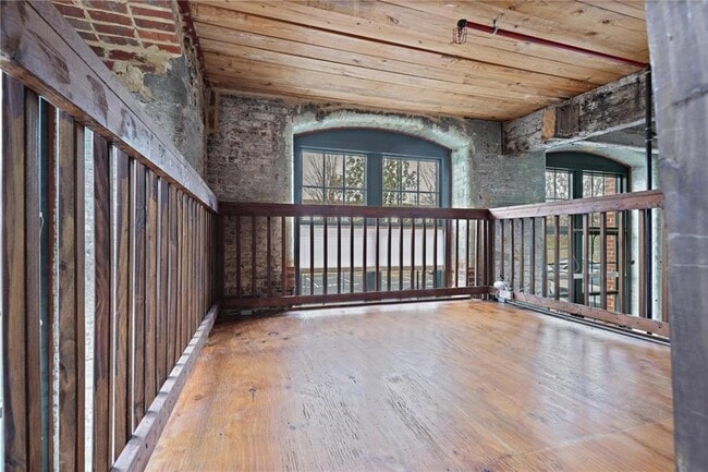 Building Photo - 170 Boulevard SE