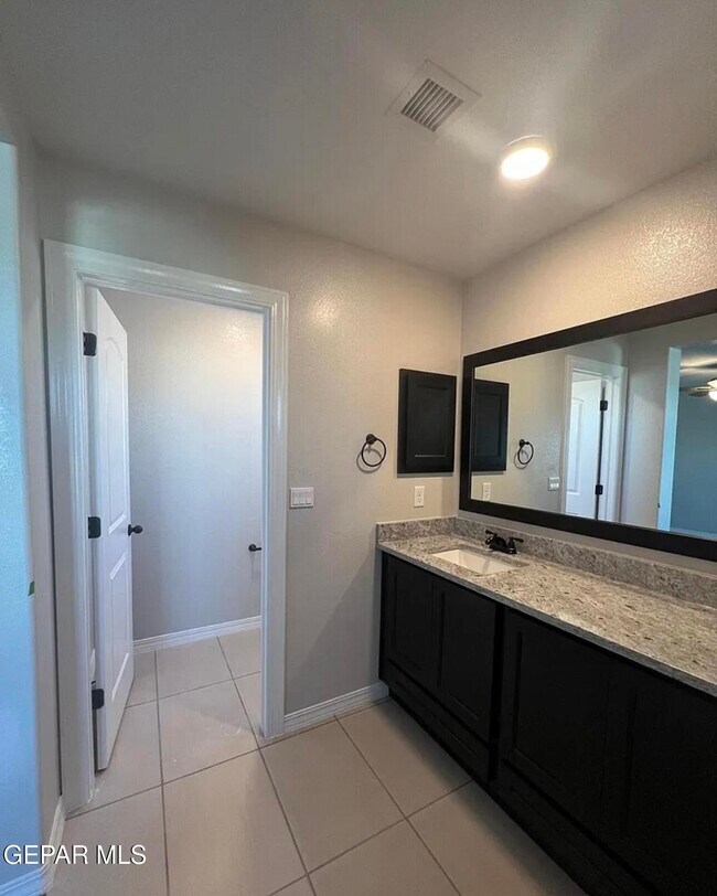 Building Photo - 5849 Dalhart Dr