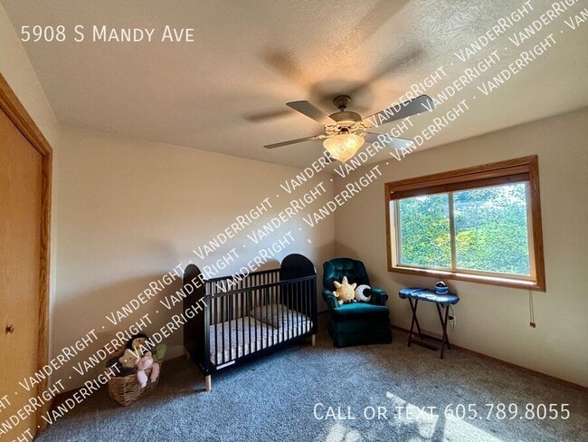 Building Photo - 5908 S Mandy Ave