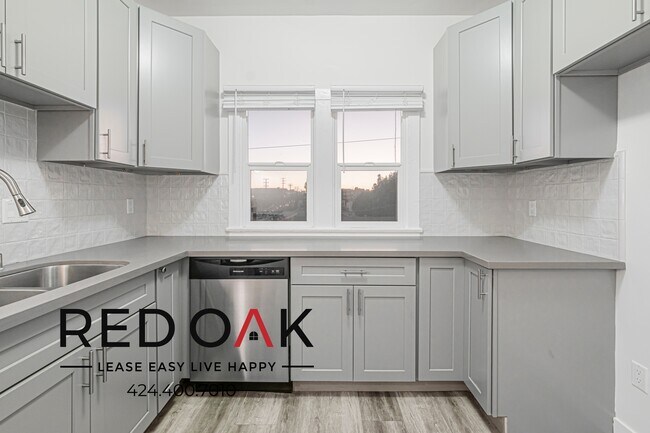 Building Photo - 1056 Normandie Ave