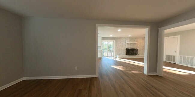 Building Photo - 517 Lois Ln