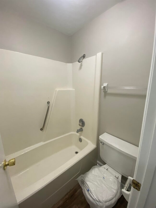 Building Photo - 2923 Woodrich Dr