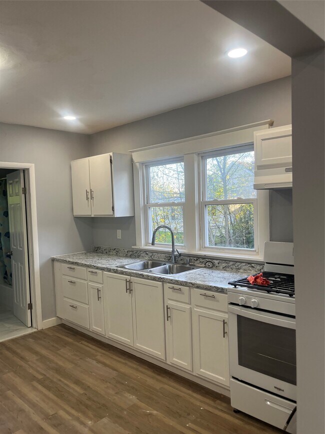 Building Photo - 36 Frederick St