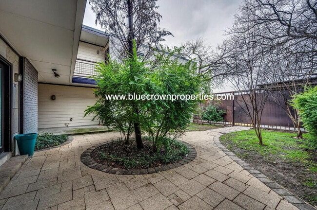 Building Photo - 2722 Knight St