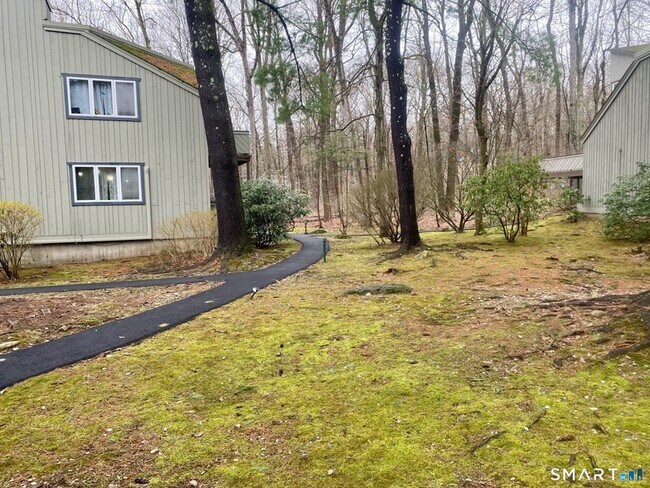 Building Photo - 11 Byrne Ct