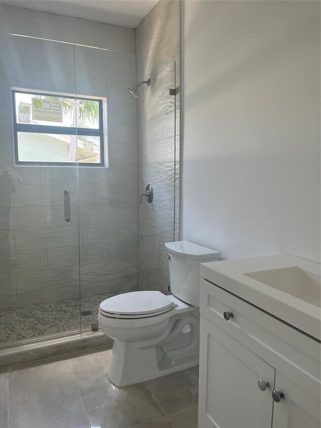 Building Photo - 2877 SE 1st Ct