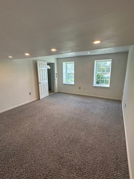 Building Photo - 278 Point Cir
