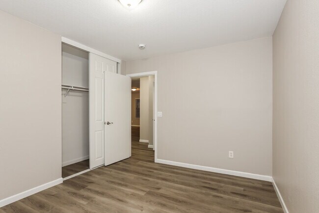 Building Photo - 10938 E Flossmoor Ave