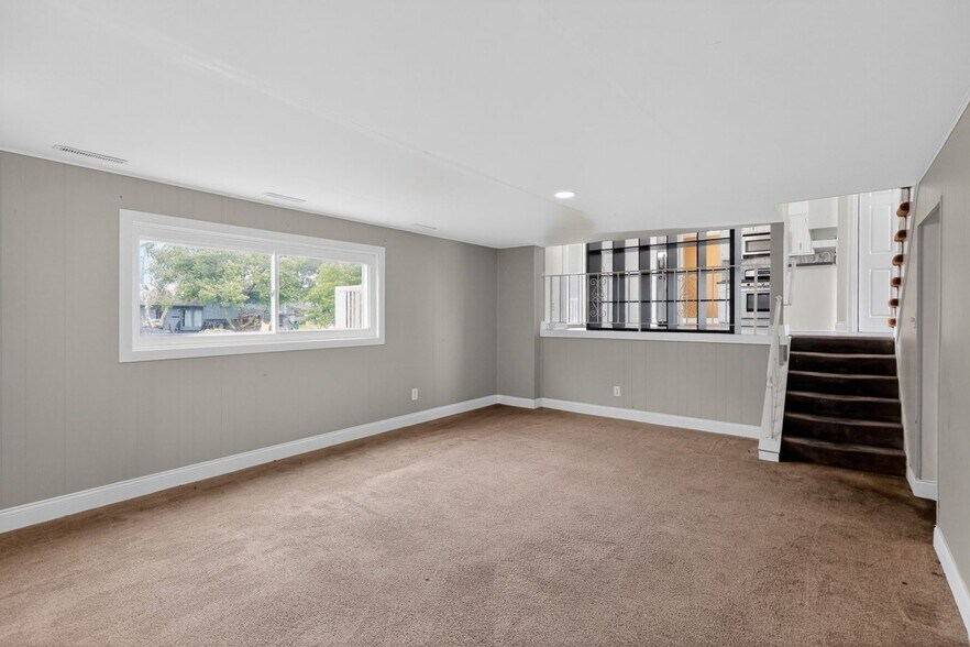 Building Photo - 3561 Sunrise Dr