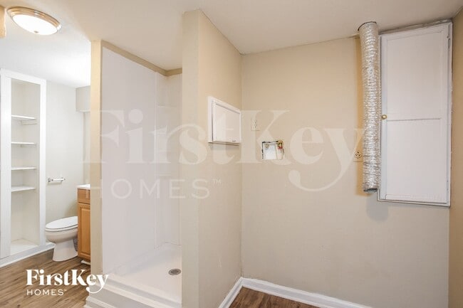 Building Photo - 1012 Magnolia W