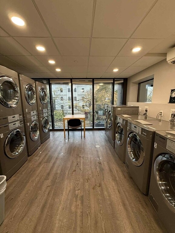 Building Photo - 208 Fuller St