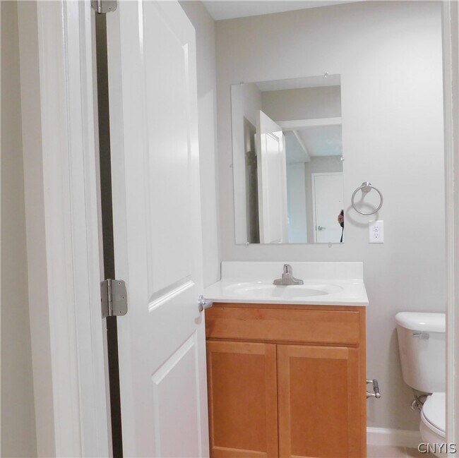 Building Photo - 413 S Main St