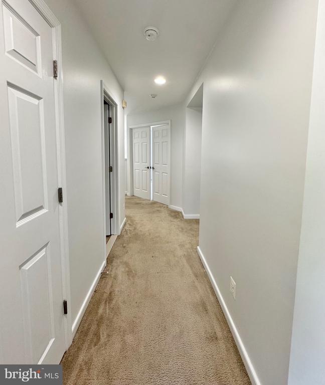 Building Photo - 2048 Blunt Lane