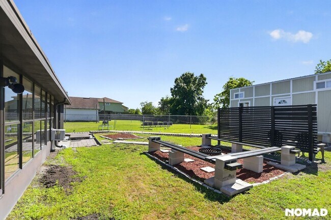 Building Photo - 3BR Modern Orlando 32824 Some Utilities Inc.