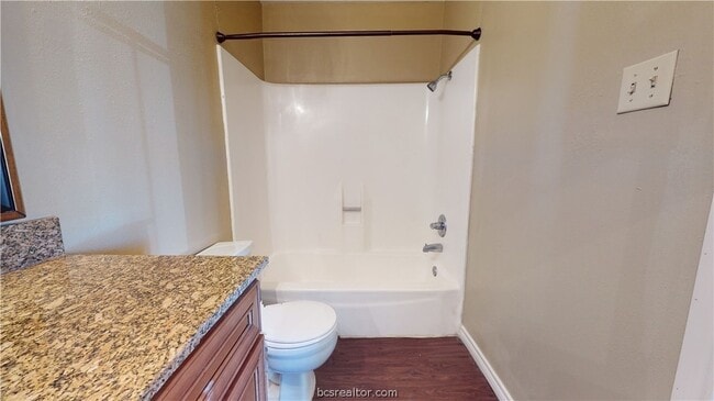 Building Photo - 904 University Oaks Blvd