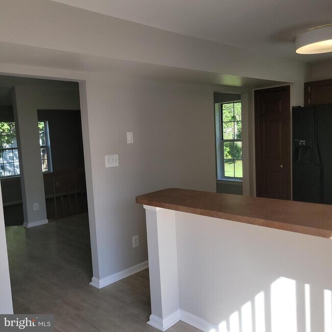 Building Photo - 733 Orley Pl