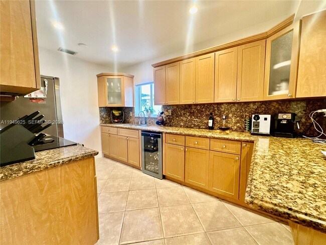 Building Photo - 2665 SW 119th Ct