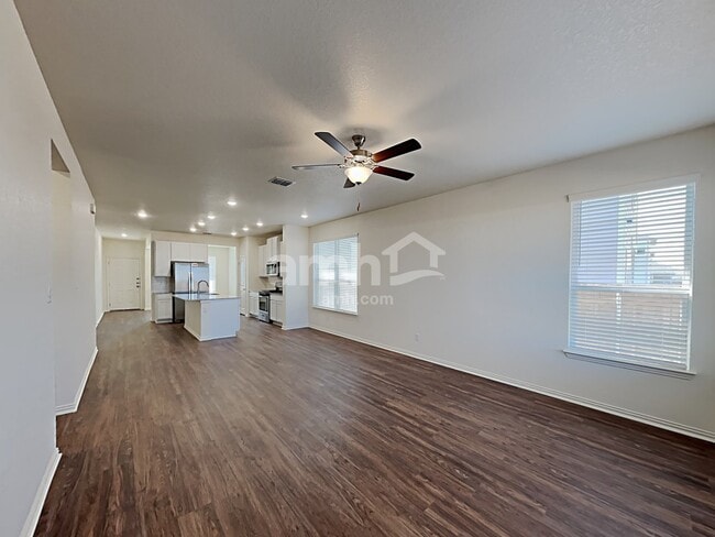 Building Photo - 211 Pebble Creek Run