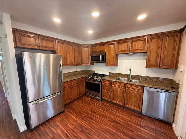 Building Photo - Gorgeous and Upgraded 4 Bed, 2.5 Bath Two-Story in Villa Portofino!