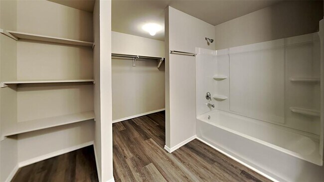 Building Photo - 408 Fox Burrow Ln