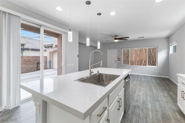 Building Photo - 2231 Desert Prairie St