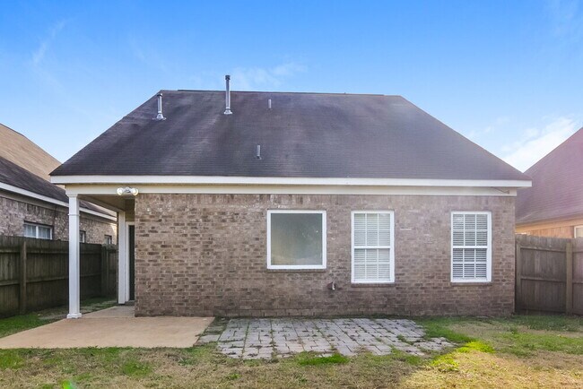 Building Photo - 9918 White Poplar Dr