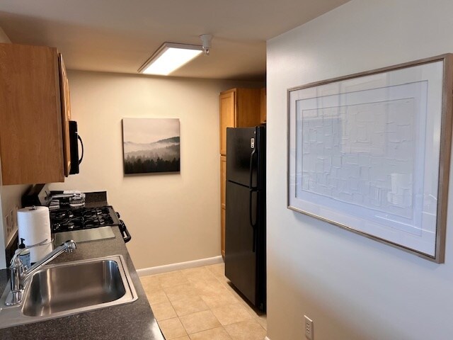 Kitchen is nicely tucked out of sight - 350 G St SW